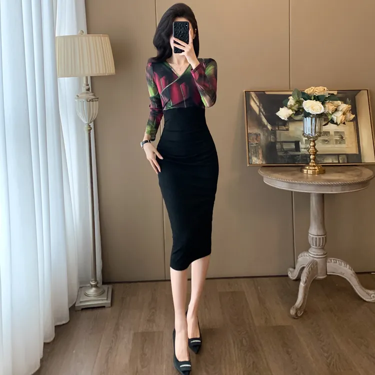 裙子女款爆款2025新款高级感高贵外出洋气气质修身包臀连衣裙长袖