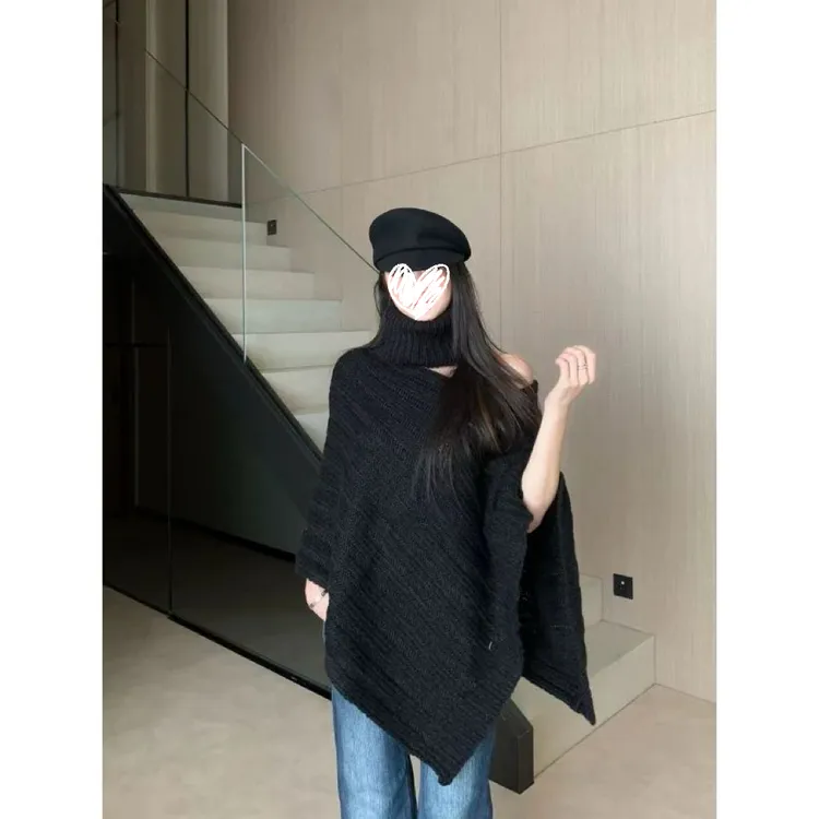 【刚柔物语】黑色宽松针织御姐斗篷不规则毛衣露肩上衣女