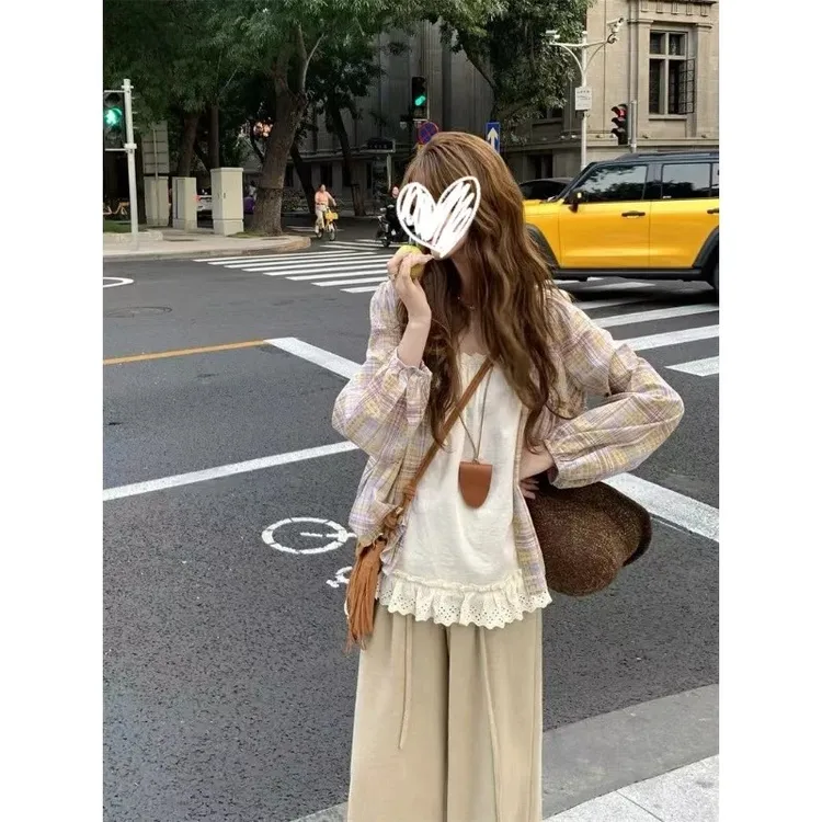 【百分甜茶】2色减龄V领A摆衬衫&仿麻花边吊带套装#C1023