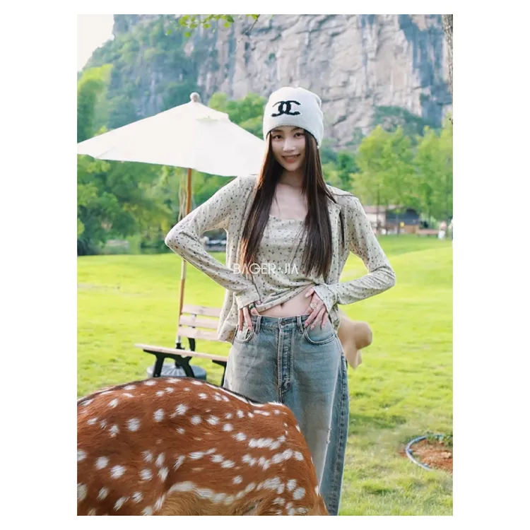 32-宝儿家含幂BF82425307早秋新款针织弹力立体裁剪舒适吊带上衣