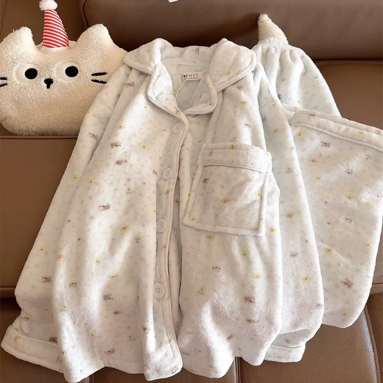 睡衣女法兰绒加绒加厚秋冬季可爱卡通碎花小熊长袖保暖家居服套装