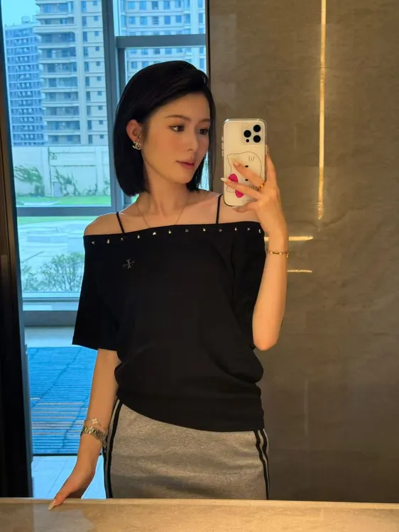 YERUNLU烫钻柳丁刺绣斜肩T恤女夏季美式辣妹修身显瘦上衣