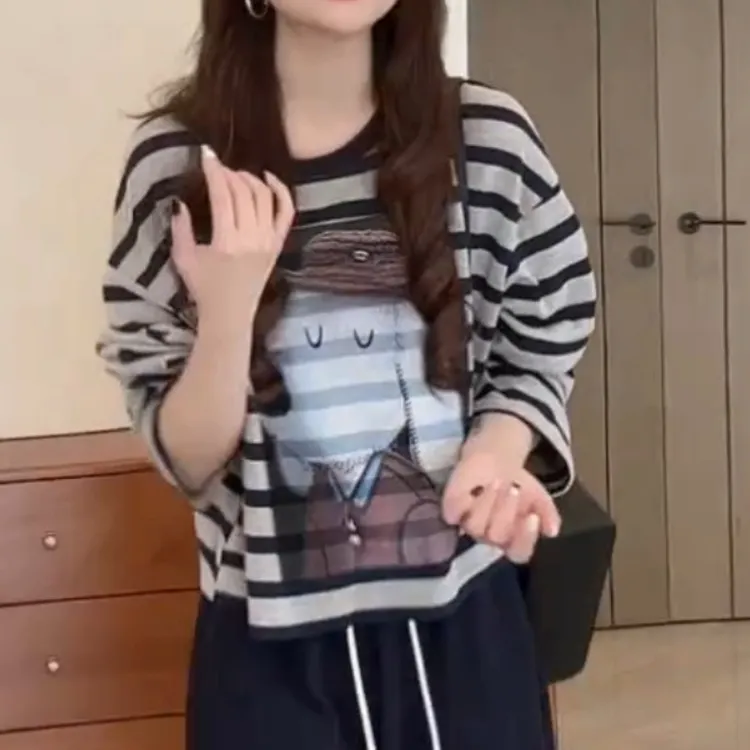 新款时尚减龄宽松慵懒风圆领打底衫条纹小狗T恤LK2506227