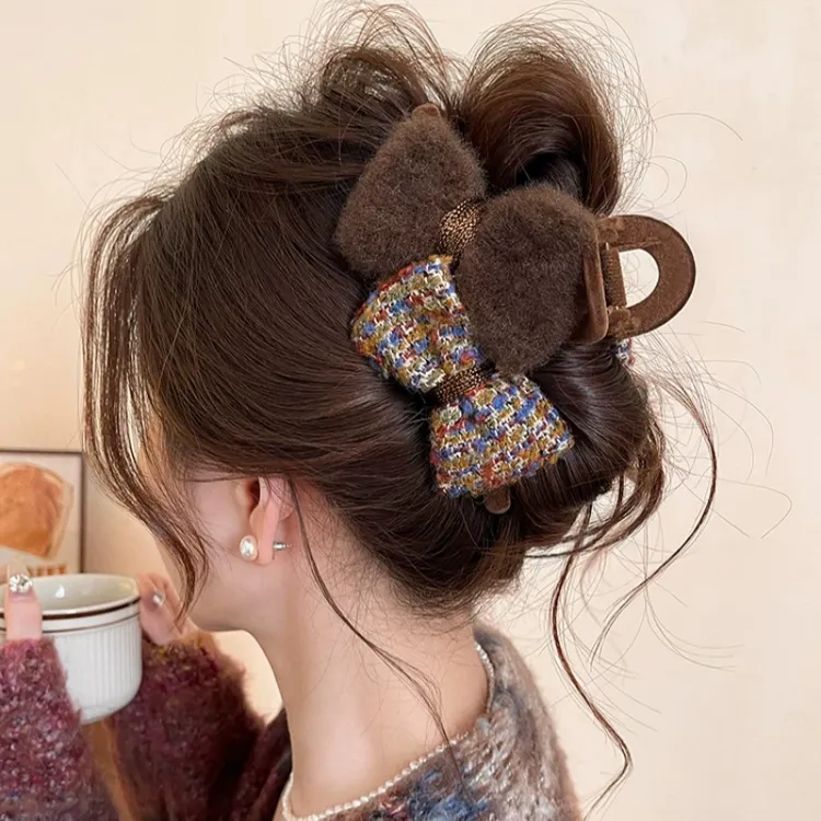 美拉德高级感毛绒蝴蝶结抓夹秋冬2025新款后脑勺盘发夹鲨鱼夹发饰