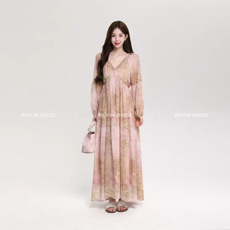 舒胡蕾 艺术油画 v领系带两穿（收腰和不收腰）碎花度假长袖连衣裙