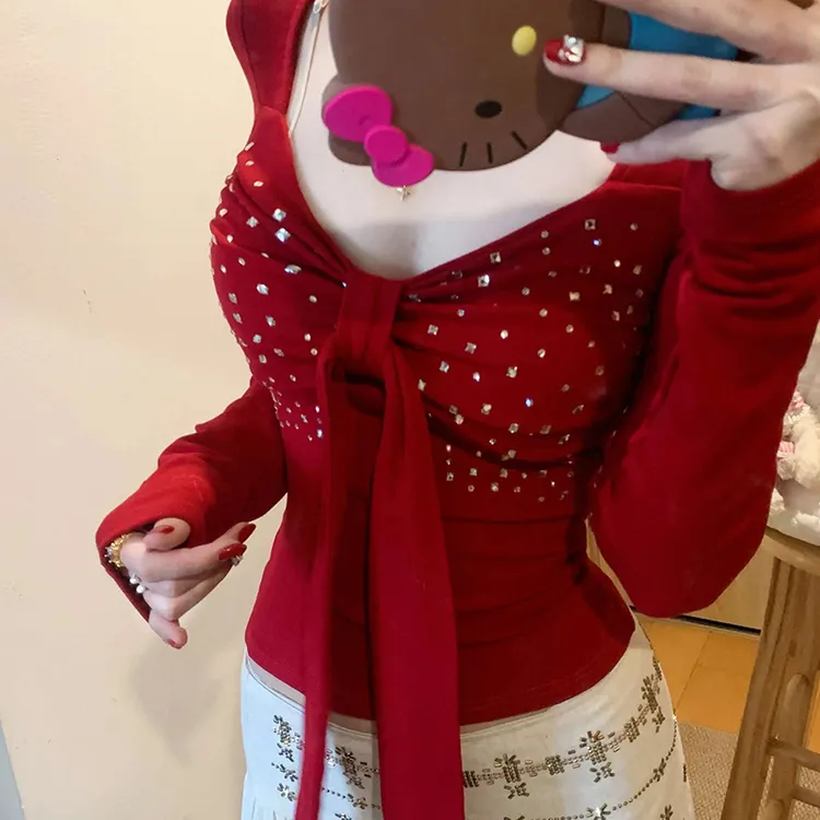 梦优莱红色氛围感蝴蝶结闪钻V领内搭长袖T恤女秋冬修身显瘦打底衫