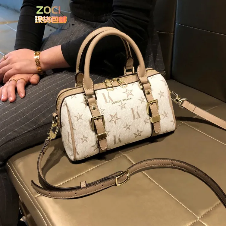 2026年流行款香港品牌休闲便携包包女式轻奢时尚新款中号托特包包