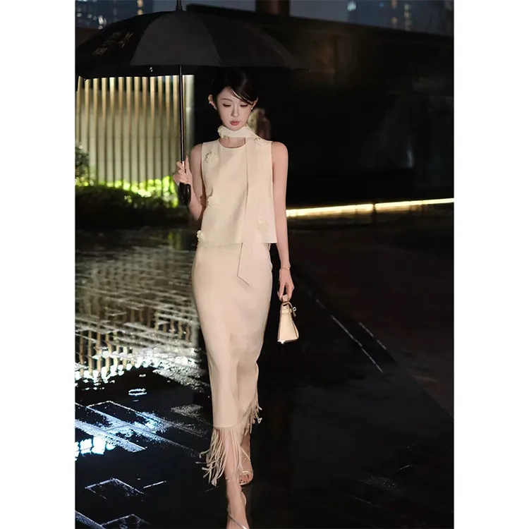 【晨露玫瑰】2025春季新款法式轻奢风立体花朵无袖上衣配高腰半身裙