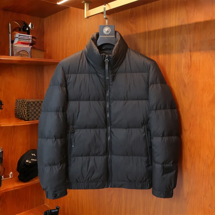 香港欧洲站时尚羽绒服男百搭冬季保暖羽绒衣潮牌简约短款立领外套