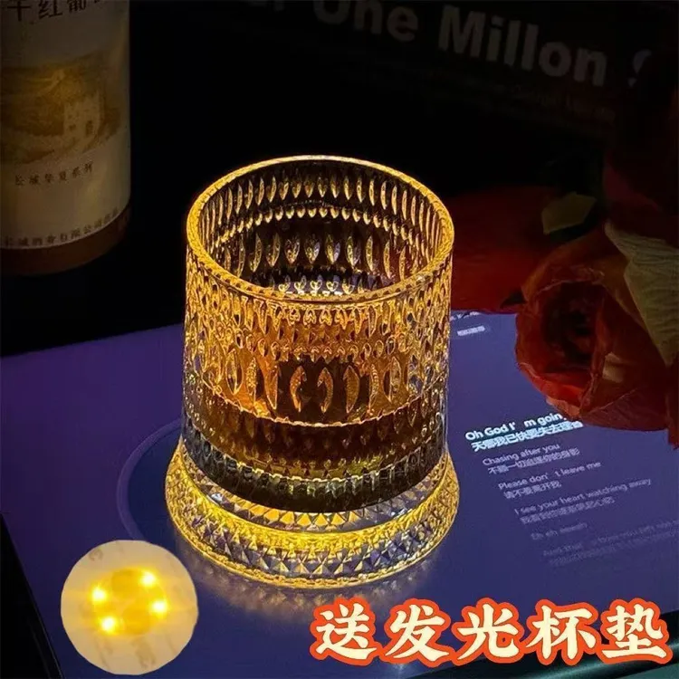 发光旋转威士忌酒杯高颜值转转解压洋酒杯不倒翁家用玻一只