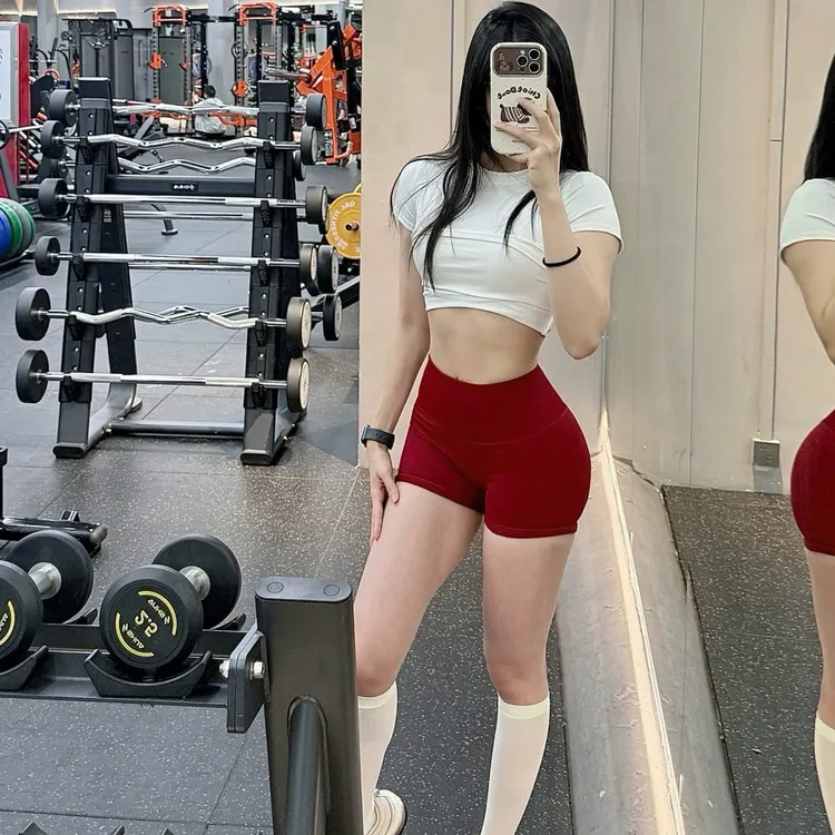 CONFIDENT 瑜伽裤收腰高腰性感翘臀运动健身外穿跑步三四分短裤女