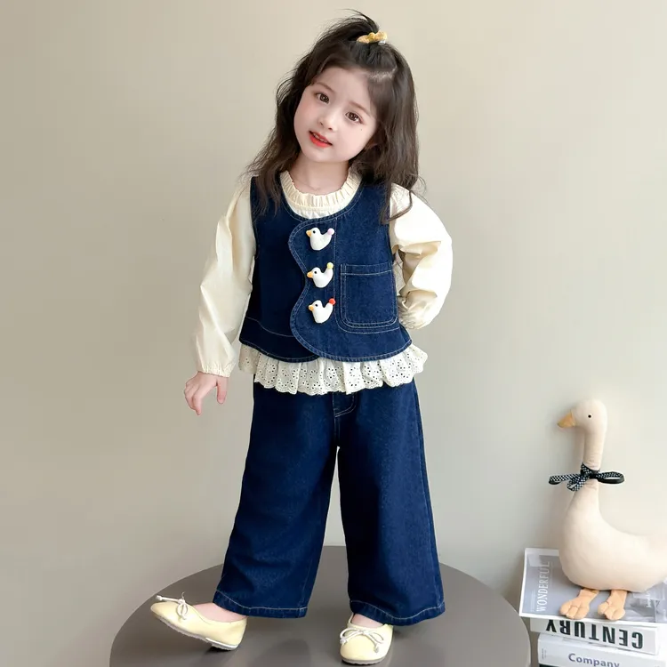 女童套装春秋装2025新款爆款洋气儿童秋装网红牛仔马甲时髦三件套