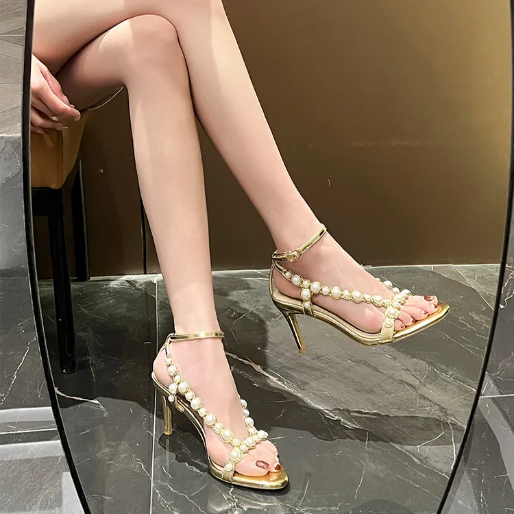 巨好看！显脚瘦！珍珠V口高跟鞋女细跟2025新款性感一字带露趾凉鞋
