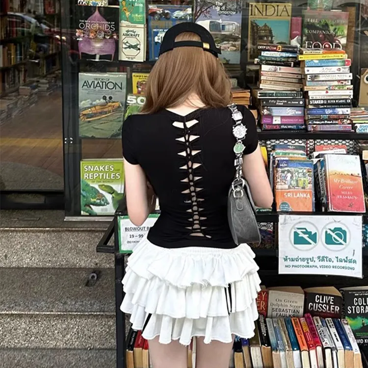 翰代维辣妹设计感后背镂空短袖T恤女夏季新款修身显瘦性感上衣潮