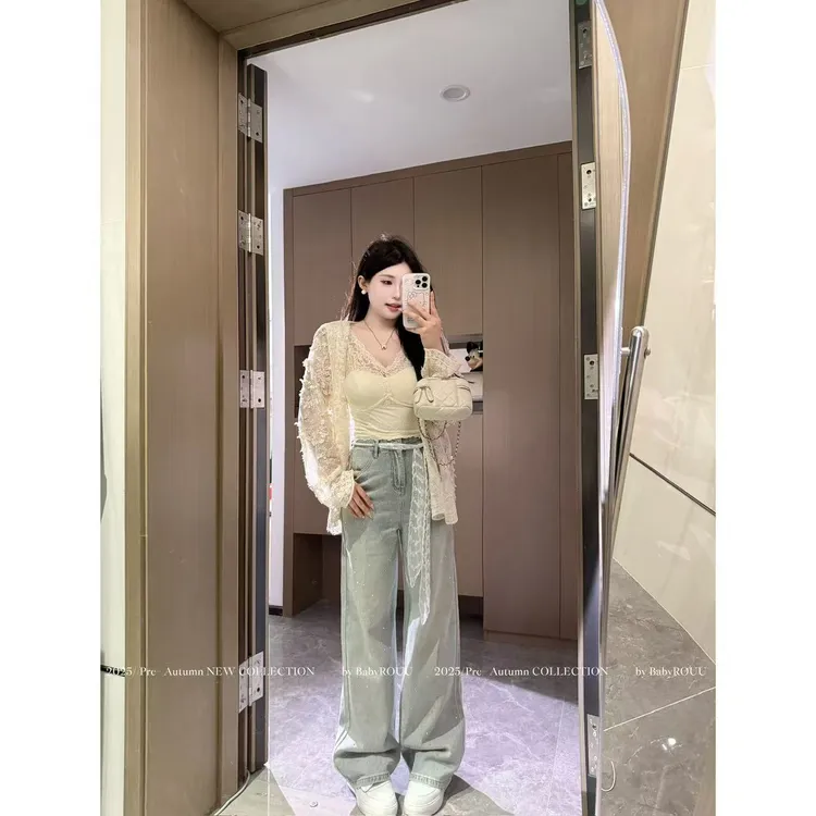 【梨雾纱】温与柔法式蕾丝镂空提花连帽长袖气质时髦星闪牛仔裤