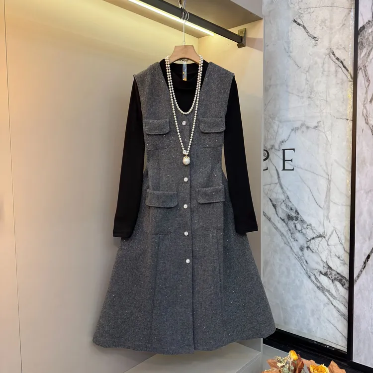 2025大码撒星时尚复古宽松气质显瘦内搭+小香风马甲裙套装2691