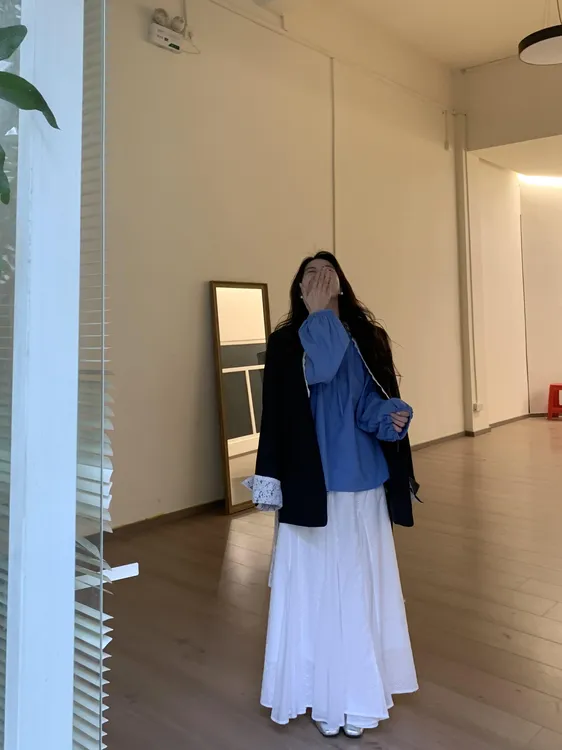 2025春季新款黑色小西装外套设计感蓝色灯笼袖衬衣半身裙三件套