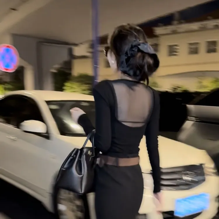 秋冬新款心机后背网纱拼接加绒打底衫女辣妹复古修身正肩长袖T恤