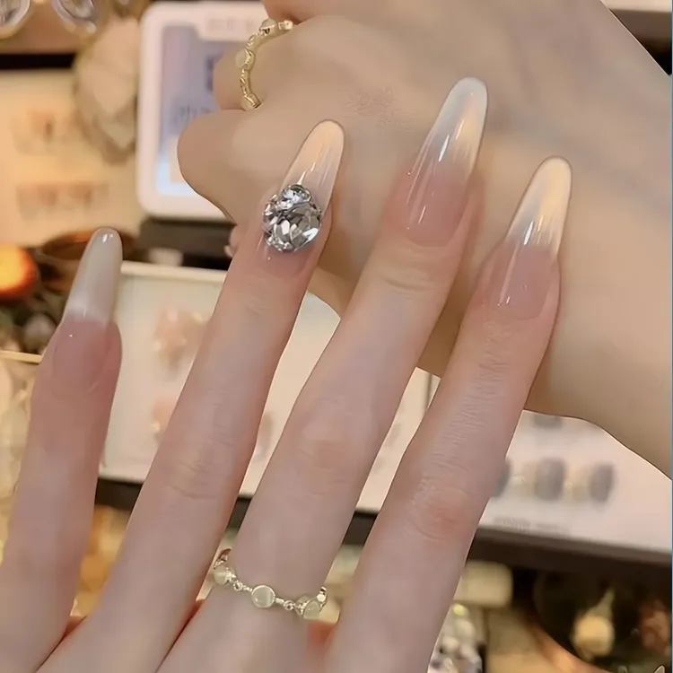 追光猫眼纯手工穿戴甲裸色显白猫眼美甲高级感成品可拆卸指甲贴片