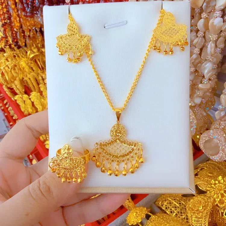 铜合金亚克力项链 新款时尚金子同款三件套首饰altun pasun