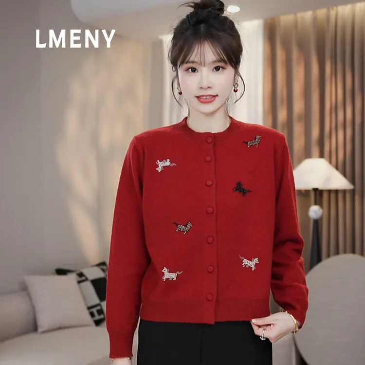 LMENY“马到成功”超吸睛！小米珠刺绣小马圆领毛衣开衫25DM052