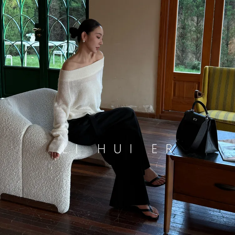 LiHuiEr李慧儿【许妍穿搭】2025秋季长袖白色套头针织上衣LL0251275