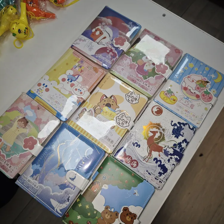 B6PU搭扣创意加厚笔记本卡通手账本可作日记本