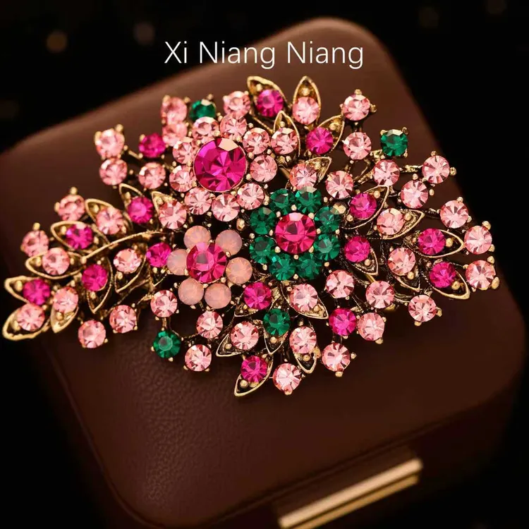 铜合金仿水晶胸针 澜七-小众时尚创意复古粉色巴黎春天胸针-S2913