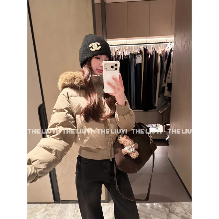 【LIUYI】芬兰雪境~90白鸭绒短款毛领显瘦保暖羽绒服外套51022A3