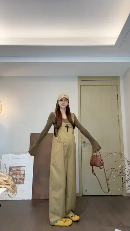 时尚孕妇秋装新款宽松孕妇背带裤长裤打底衫休闲孕妇两件套装