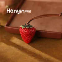非金属树脂吊坠 精致百搭质感立体实心草莓包包挂件
