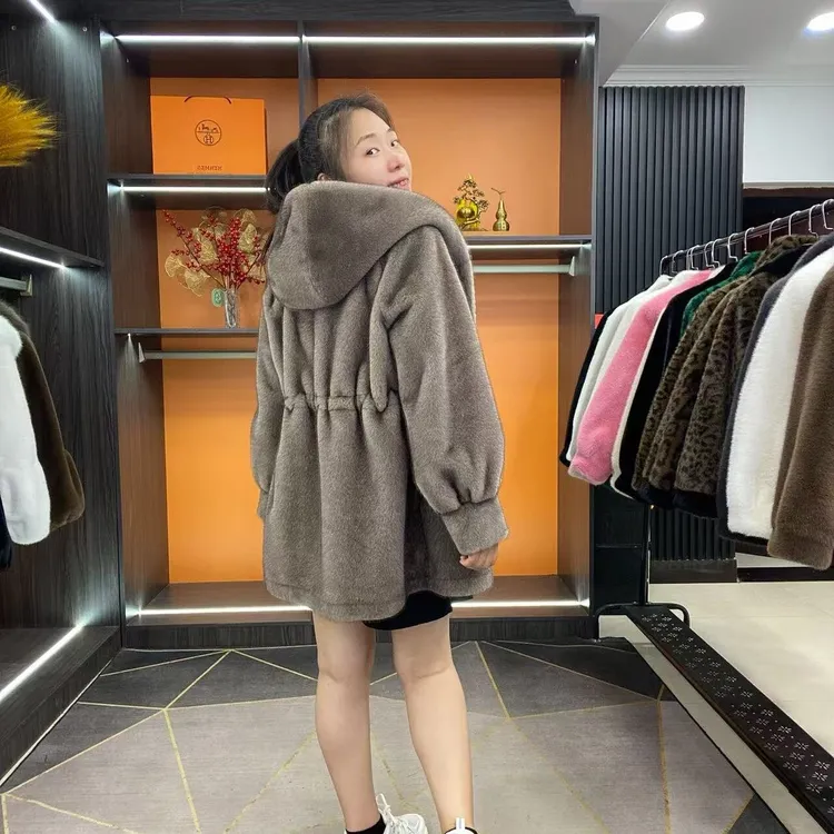新款连帽貂绒过膝长款大码女款时尚气质宽松中长款带帽冬季外套