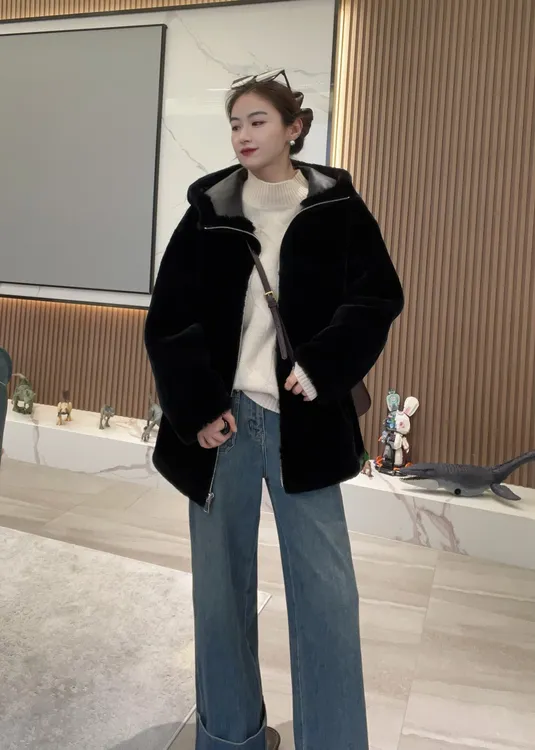 真皮秋冬时尚常规百搭款女装连帽通勤外套-6218