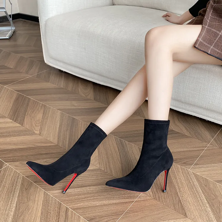 黑色短靴女秋冬季新款绒面细跟尖头瘦瘦靴性感御姐红底高跟鞋靴子