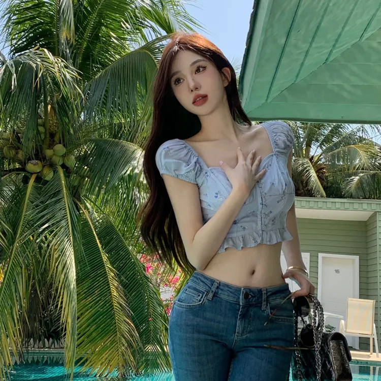 夏季新款纯欲辣妹碎花泡泡袖鱼骨短款上衣女性感修身显瘦外穿背心