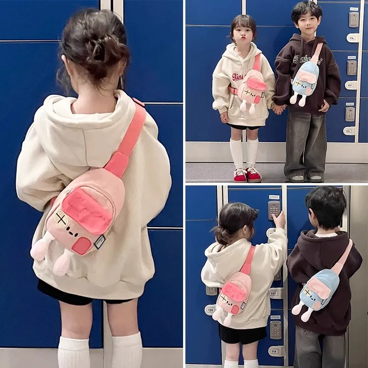 可爱萌趣儿童包包2025新款女童卡通外出轻便男宝宝胸包出游斜挎包