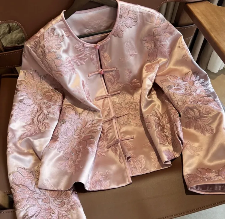 《深圳佐漫》Z0308国色芳华 新中式重工立体刺绣气质春款醋酸外套女