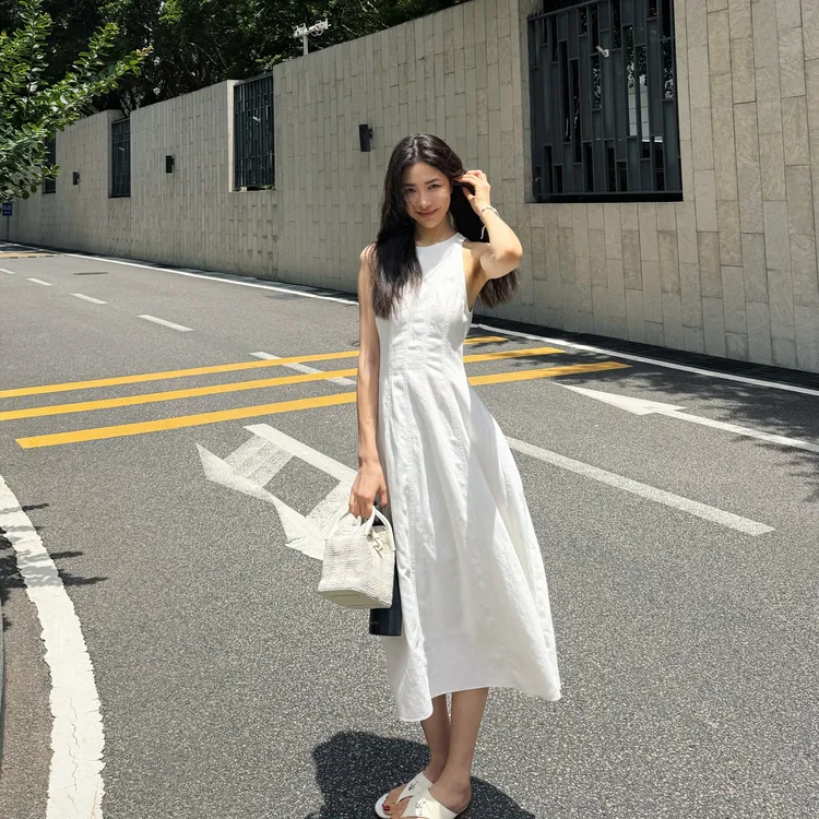 ROMI STUDIO 亚麻棉混纺多裁片拼接白色无袖长款连衣裙RWCRLG2733