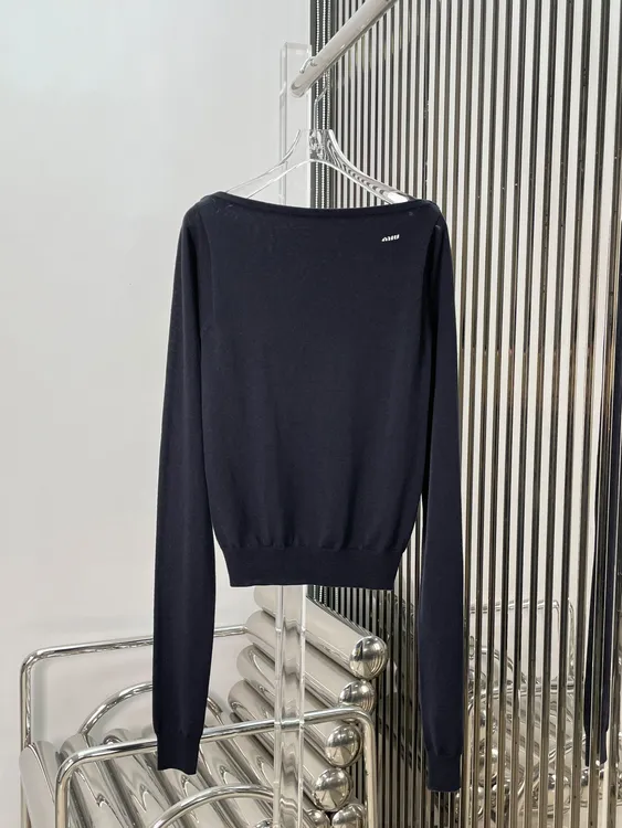 张元英、赵今麦、刘浩存同款   一字肩长袖针织衫