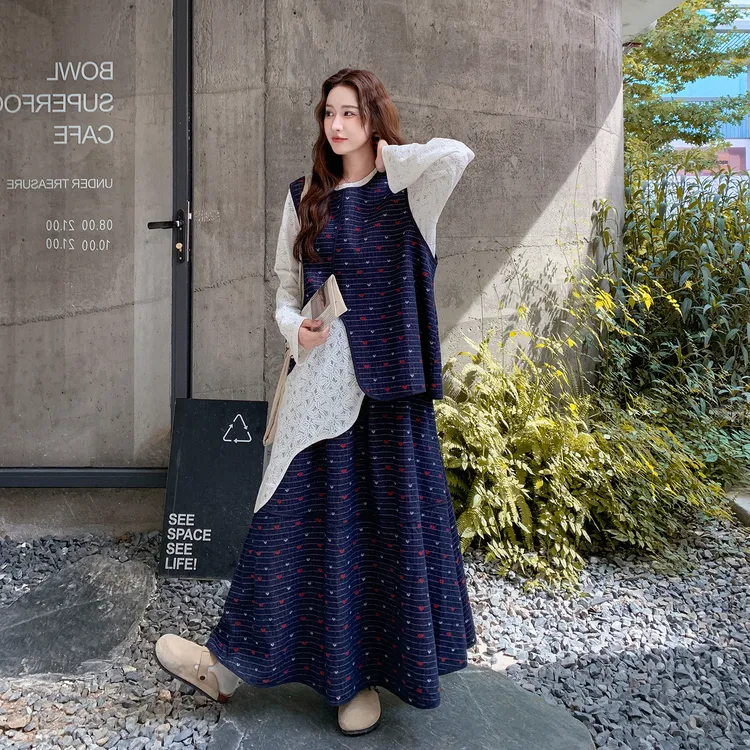 韩系慵懒风文艺叠穿套装女2025早秋蕾丝上衣印花马甲半身裙三件套