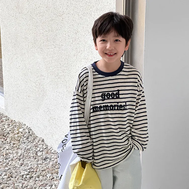 【依妈家】现货秋款男童百搭中大童长袖条纹T恤字母棉麻打底25A031