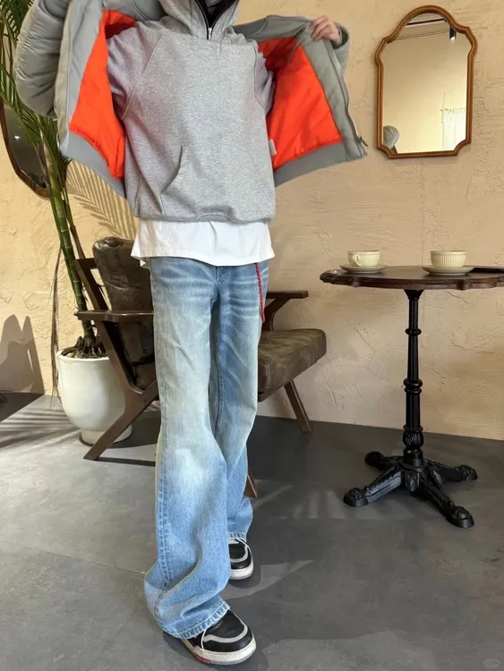 cleanfit水洗剪裁做旧复古冰蓝奶油洛色猫须抓痕微喇牛仔裤