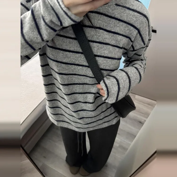 条纹长袖内搭秋冬T恤女设计感宽松撞色宽松显瘦打底衫磨毛绒上衣