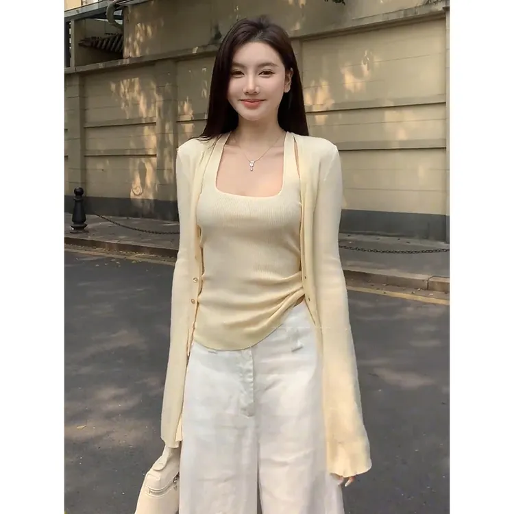 秋季套装女款爆款2025新款针织开衫长袖薄款背心两件套早秋穿搭