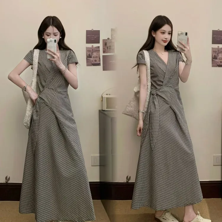 大码胖MM格子收腰v领短袖连衣裙2025夏季新款高级感法式气质长裙