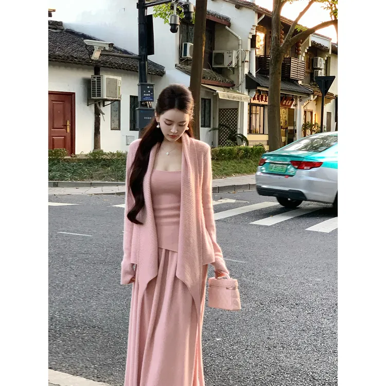 冯薪颖 【奢绒云柔】浣熊绒＆兔绒＆羊毛混纺 温柔套装  Q510178