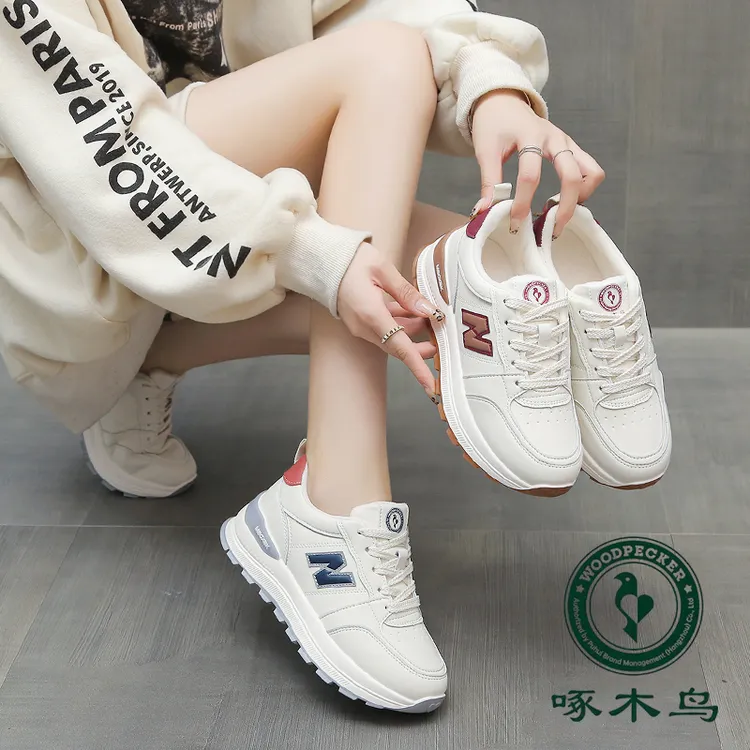 啄木鸟老爹鞋女2025冬季加绒百搭时尚厚底轻便休闲运动鞋女25802