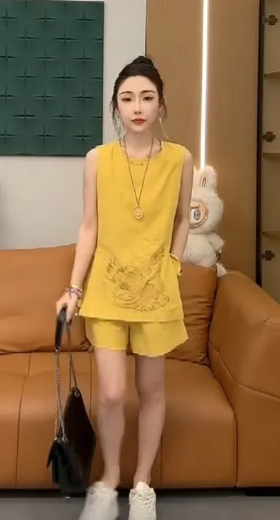 夏季新款国风复古刺绣苎麻宽松无袖上衣短裤套装潮流