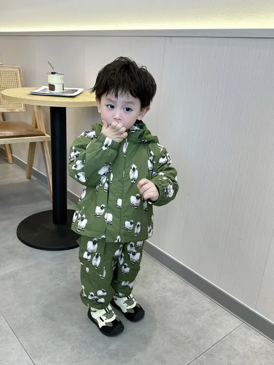 儿童小羊加绒外套保暖裤长袖连帽外套男女童外套防风保暖