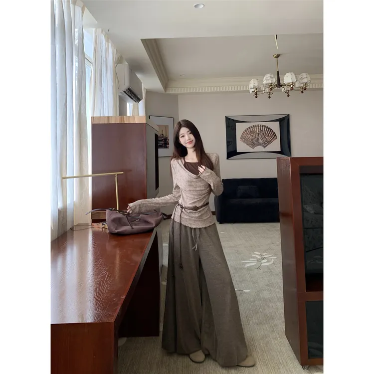 希妮丝 云南大理旅游度假穿搭套装秋装气质高级感假两件上衣+裙裤